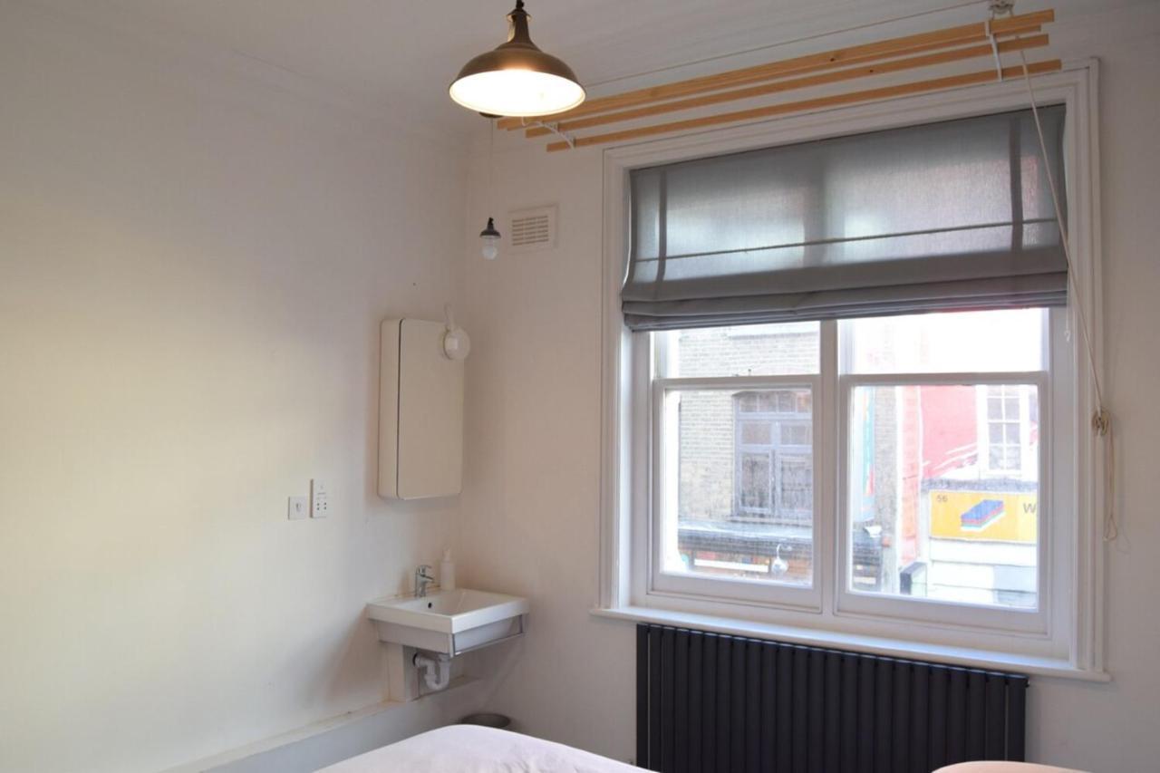 Airy Modern 1 Bed In Shoreditch Londra