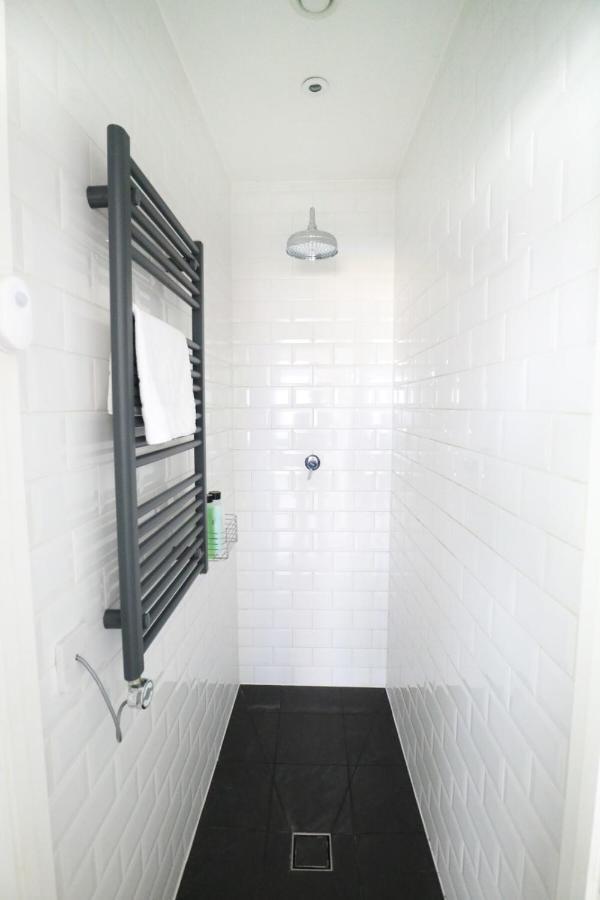 Airy Modern 1 Bed In Shoreditch Appartamento *
